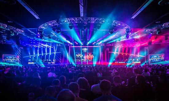 世体：费尔明伤缺三周，巴萨无法获得国际足联的补偿金